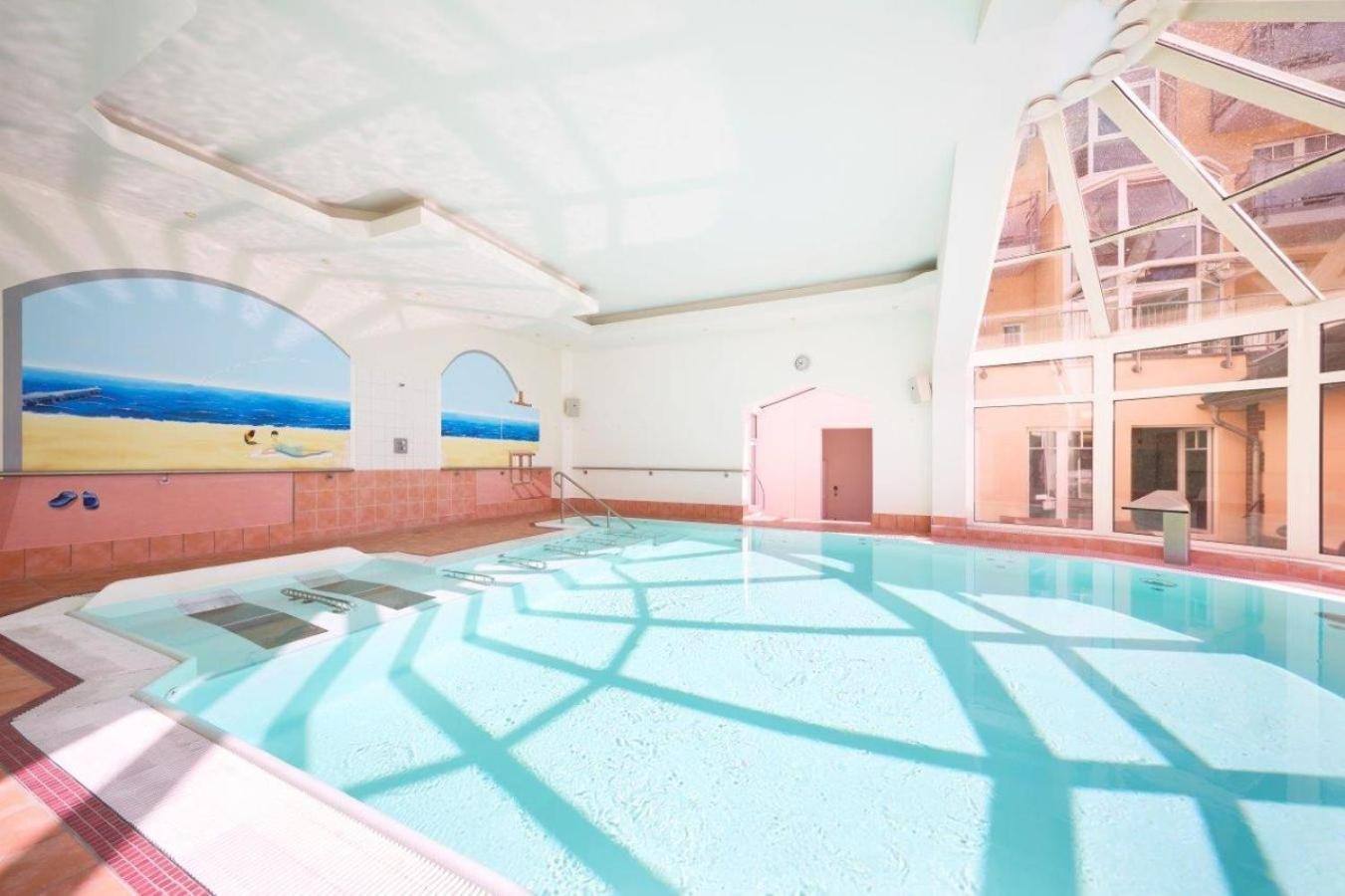 Strandhotel Prinz Von Preussen Zinnowitz Bagian luar foto