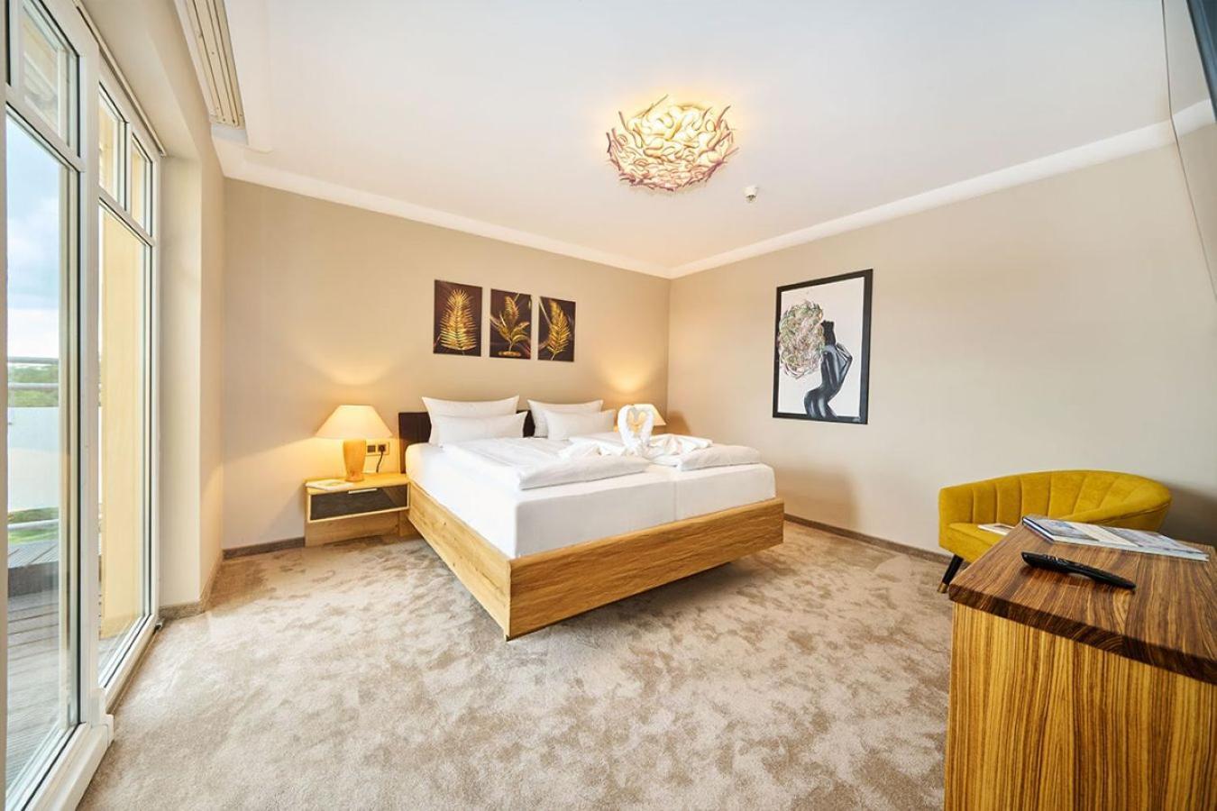 Strandhotel Prinz Von Preussen Zinnowitz Bagian luar foto